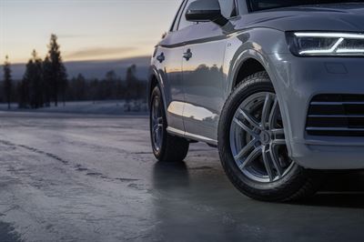 Nokian Tyres Losing control on ice 01