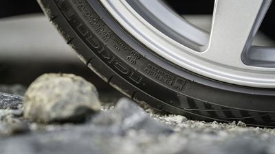 Nokian Tyres Potholes 01