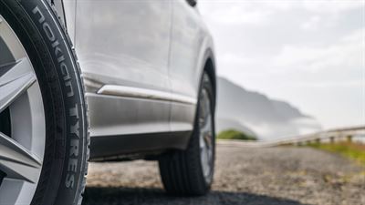 Nokian Tyres Potholes 02