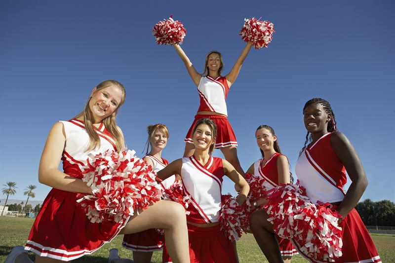 Tips on Finding the Perfect Cheer Squad - YOMA