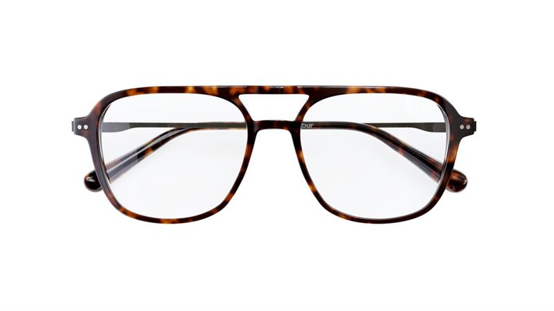 Autumn eyewear fashion favors natural tones and timeless shapes