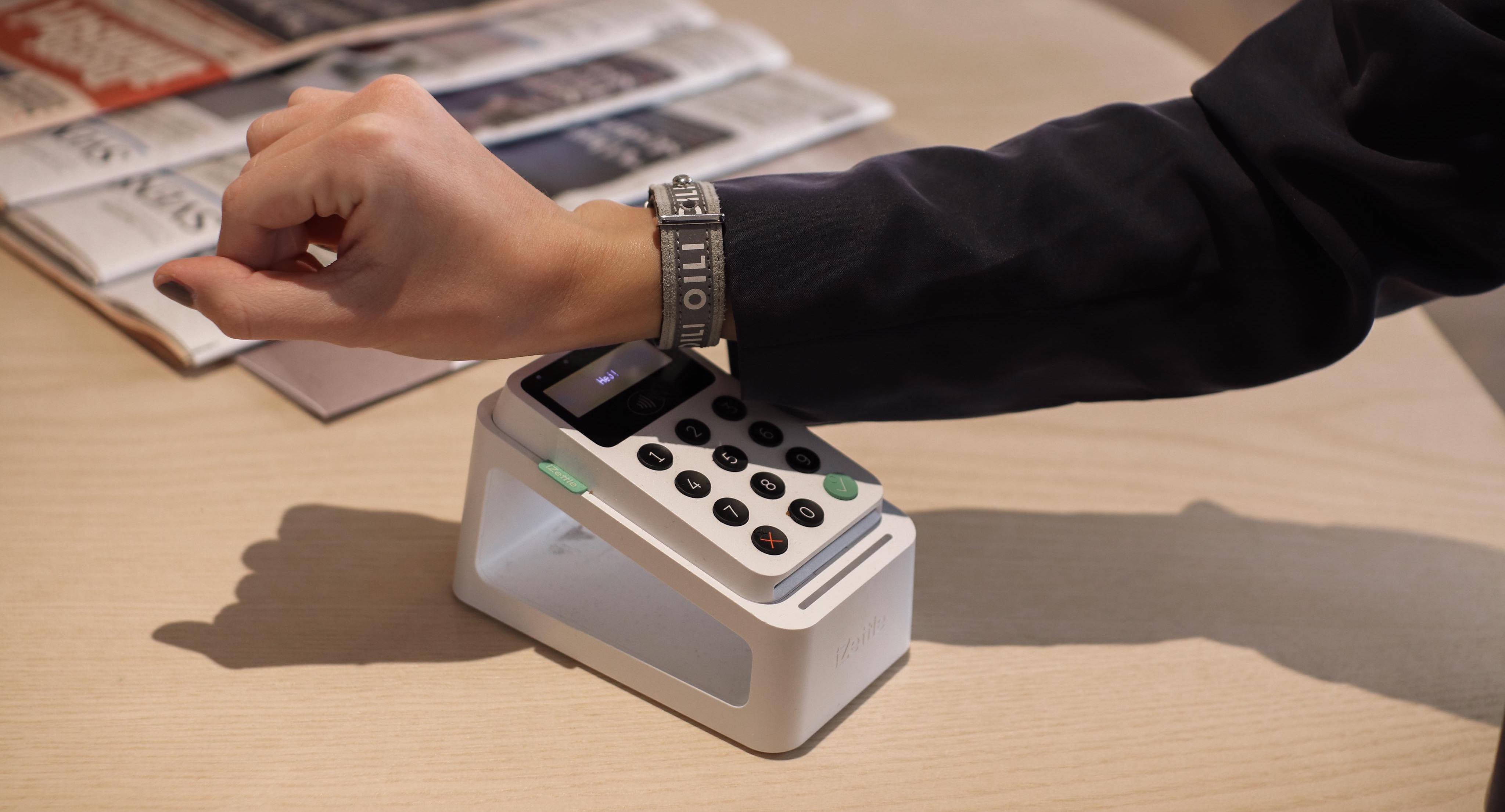 Oili Bracelet Fidesmo Pay Fidesmo AB