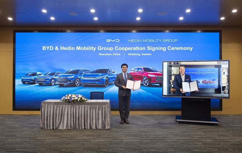 Hedin Mobility Group and BYD signing ceremony