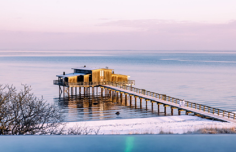 En bild som visar vatten, utomhus, himmel, vinter

Automatiskt genererad beskrivning