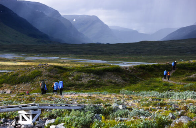 En bild som visar utomhus, gräs, moln, berg

AI-genererat innehåll kan vara felaktigt.