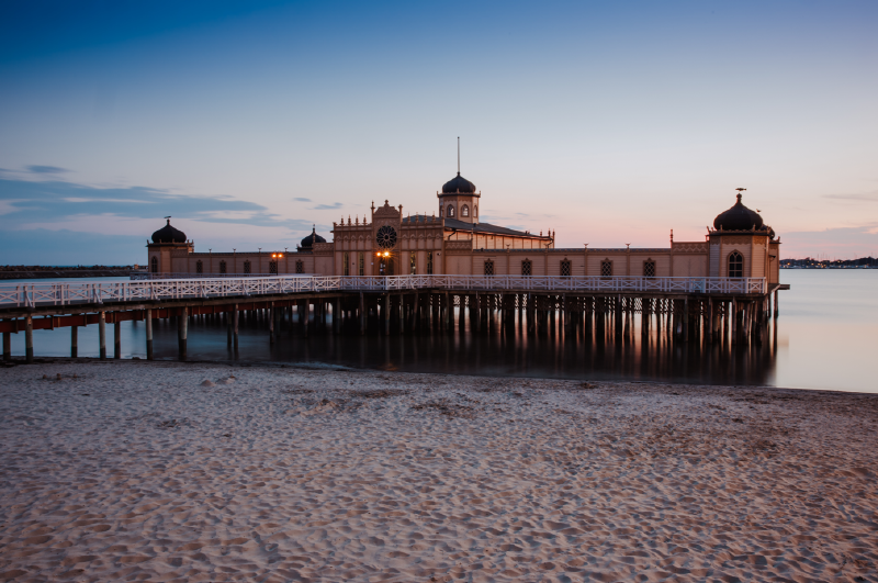 A building on a beach

AI-generated content may be incorrect.