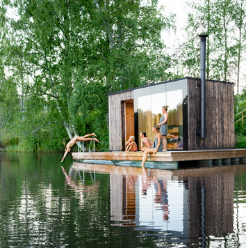 A group of people on a floating dock

AI-generated content may be incorrect.