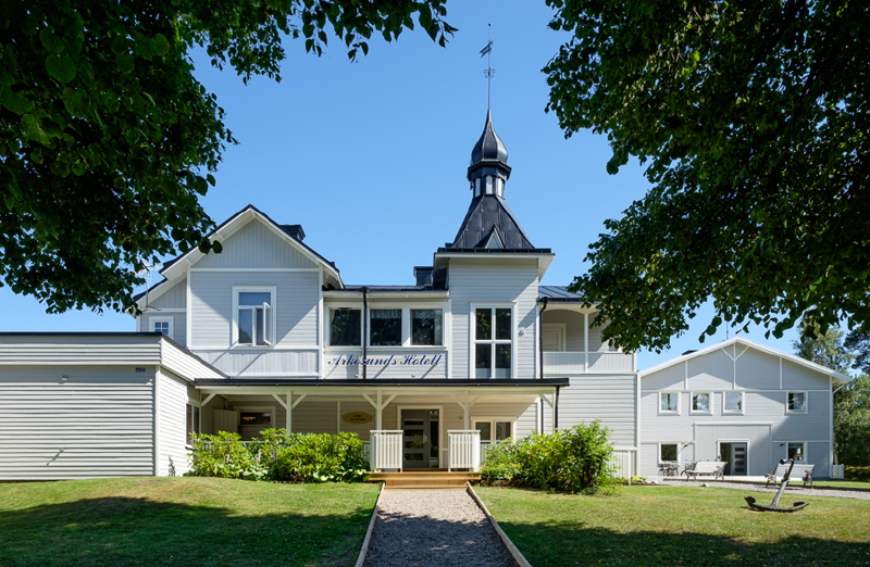 Une image contenant plein air, bâtiment, herbe, arbre

Le contenu généré par l’IA peut être incorrect.