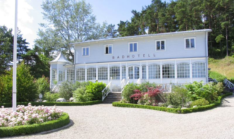 En bild som visar utomhus, växt, byggnad, träd

AI-genererat innehåll kan vara felaktigt.