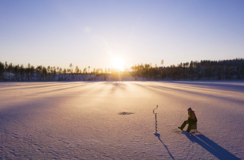 En bild som visar utomhus, himmel, person, snö
AI-genererat innehåll kan vara felaktigt.