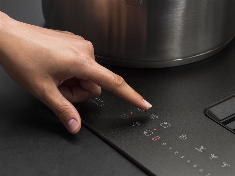 02 AEG 7000 XTM OnePot Pasta Hob UI Benefit Image
