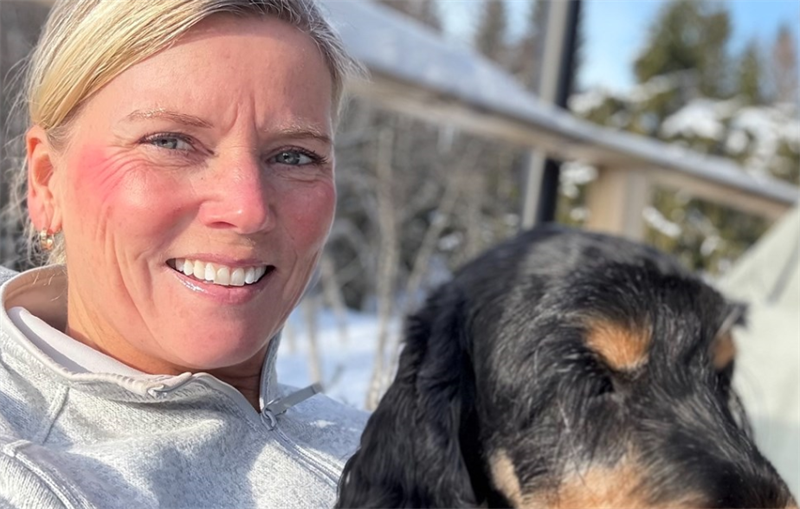 Christina Almtun tiltrder stillingen som chef for forretningsomrdet Europa i Agria den den 18 august 2025 Her er hun sammen med sin cocker spaniel Jagger Agriadk