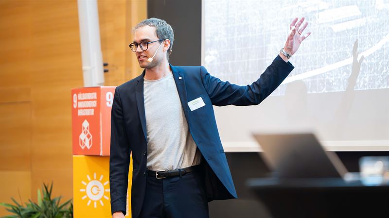 Johan Holmn frelste om innovation och omstllning