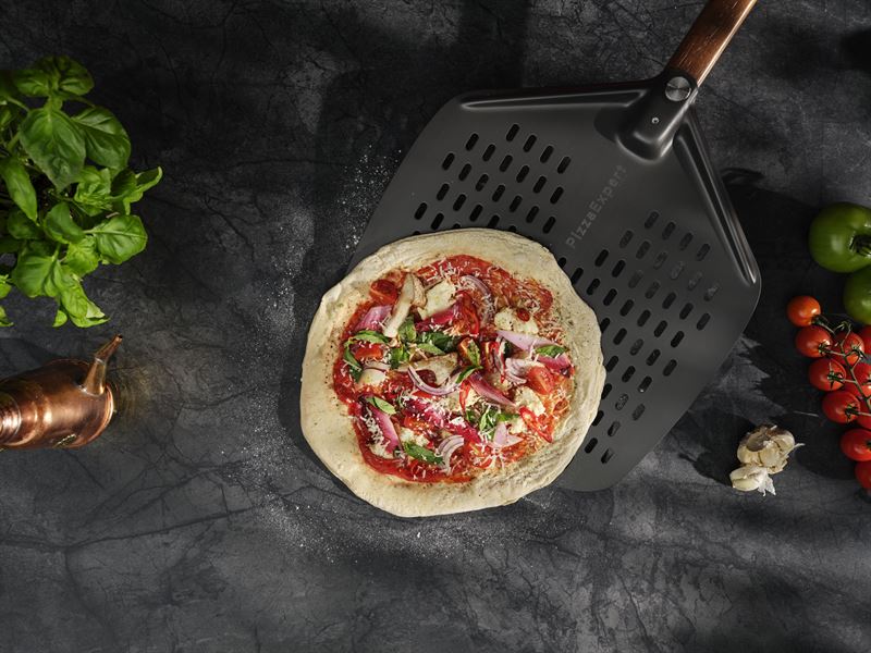 AEG PizzaExpert Pizza Peel and Pizza 2