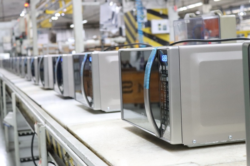 Electrolux atinge a marca de 30 milhões de microondas produzidos no Brasil