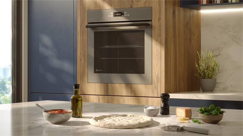 Electrolux lança forno de imbutir
