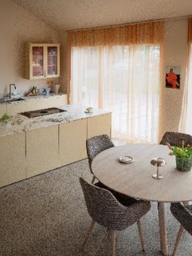 En bild som visar inomhus, vägg, inredning, golv

AI-genererat innehåll kan vara felaktigt.