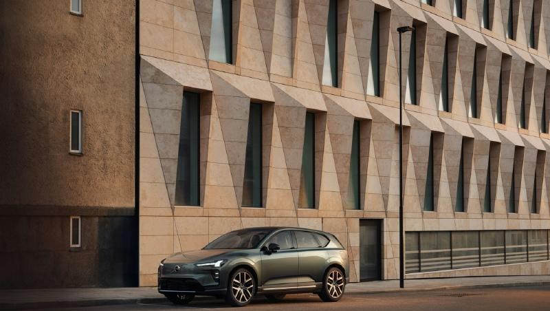 Volvo Cars breidt productie uit om aan de sterke vraag naar de EX60 te voldoen