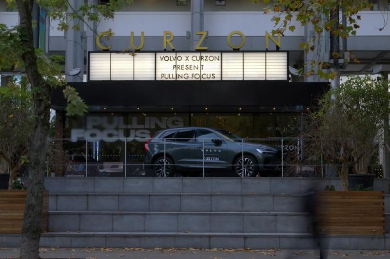 A car parked outside of a building
AI-generated content may be incorrect.