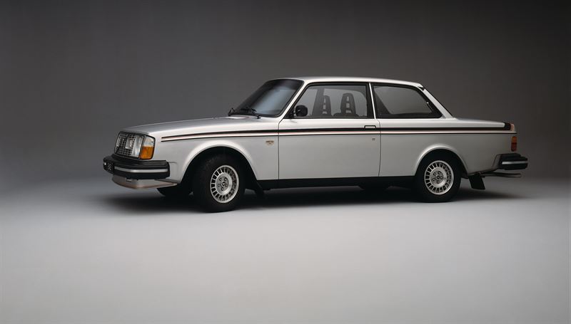 VOLVO 242 IN PRODUCTION 1974-1984 - Volvo Car USA