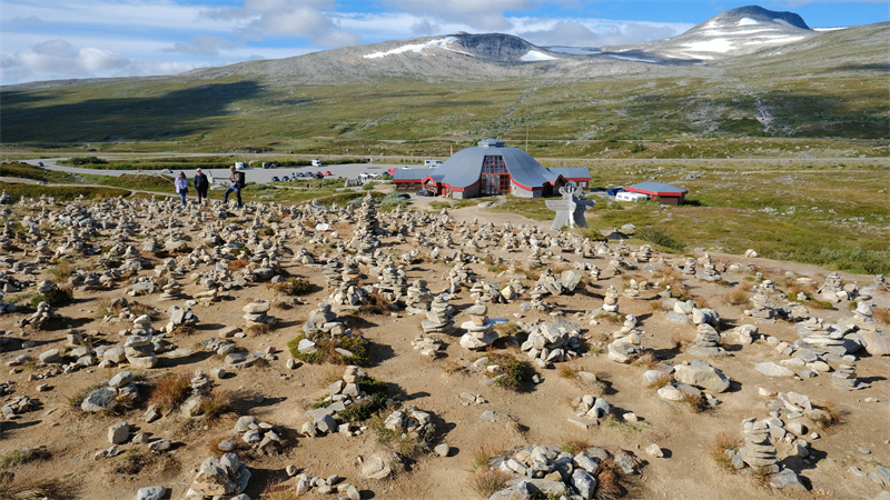 stone cairns.png
