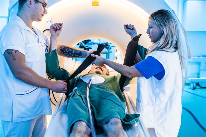 Fr att mta rrbildning med magnetkamera fsts en vibrator ver patientens lever Forskningen har gjorts i samarbete med Centrum fr medicinsk bildvetenskap och visualisering CMIV i Linkping