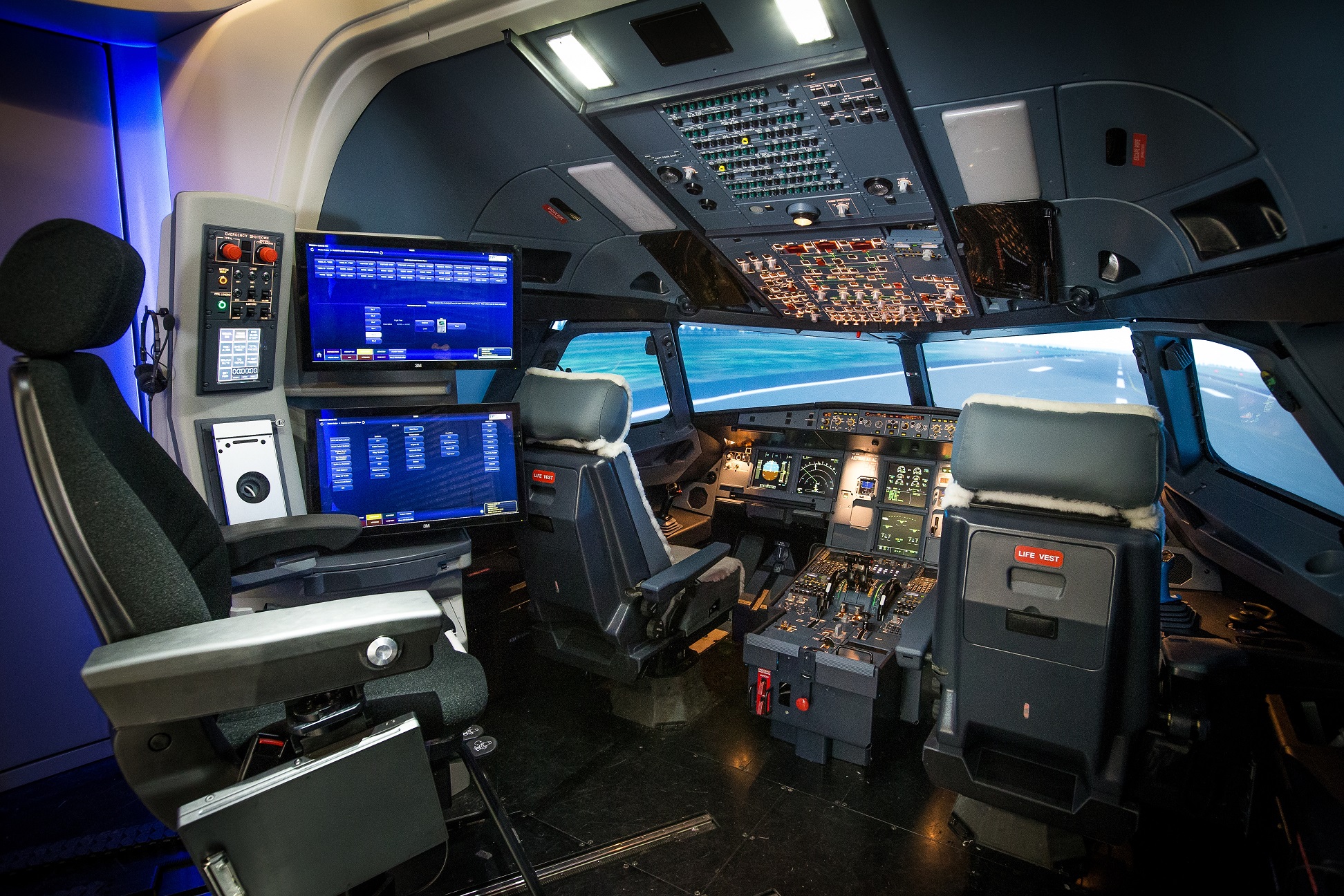 airbus a320 cockpit trainer