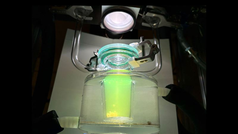 希少金属プラチナを使わずに効率的な太陽光水素生成を実現（Solar hydrogen can now be produced efficiently without the scarce metal platinum）