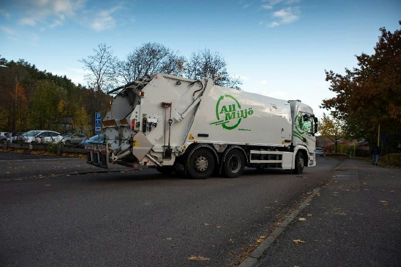 En bild som visar utomhus, fordon, himmel, träd
AI-genererat innehåll kan vara felaktigt.